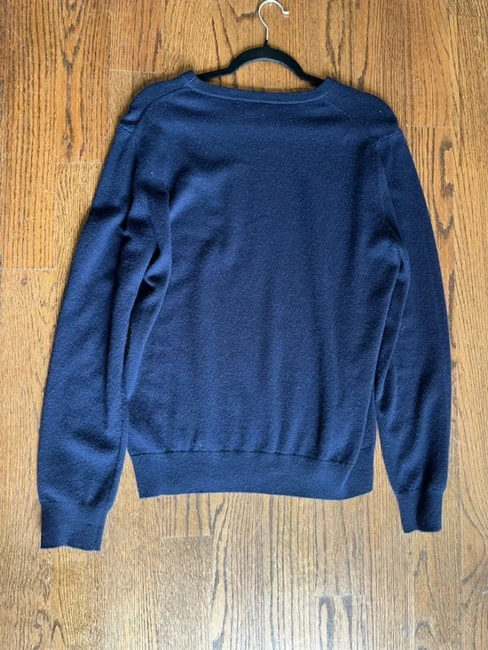 Quince Navy Cashmere Crewneck Sweater (Medium) - Picture 3 of 4